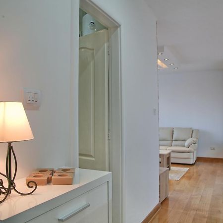 Apartment Queen'S Park Белград Екстериор снимка