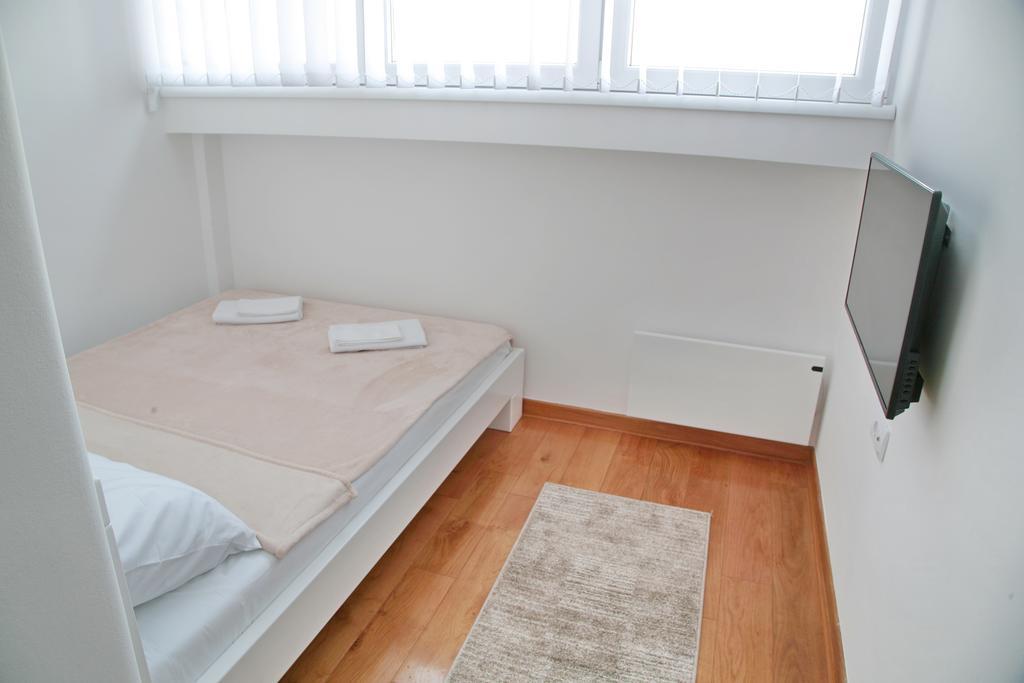 Apartment Queen'S Park Белград Екстериор снимка