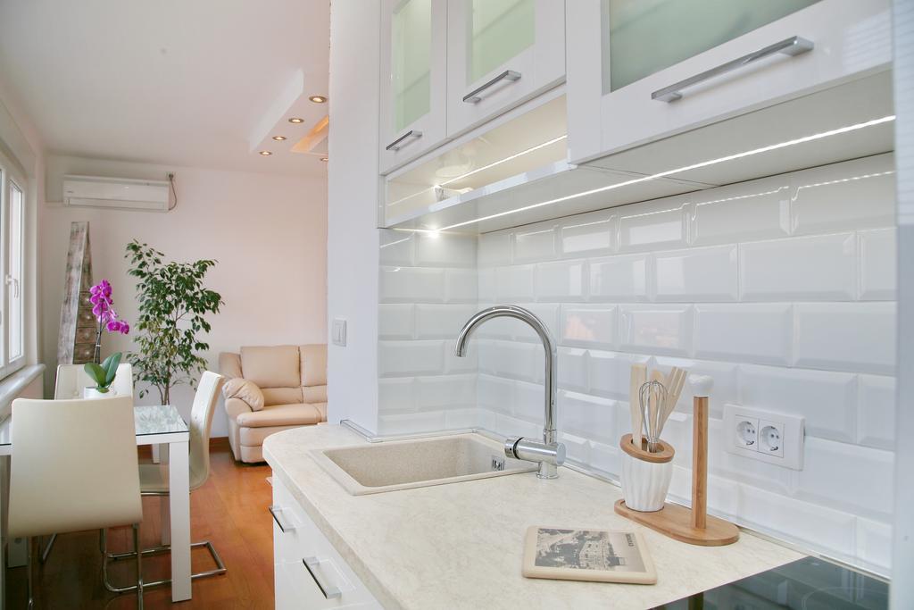 Apartment Queen'S Park Белград Екстериор снимка