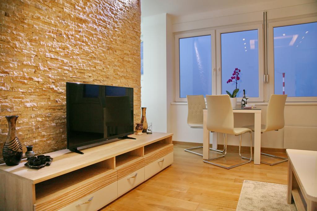 Apartment Queen'S Park Белград Екстериор снимка