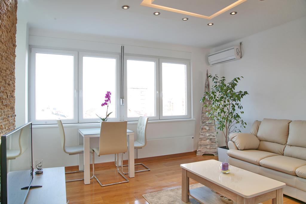 Apartment Queen'S Park Белград Екстериор снимка