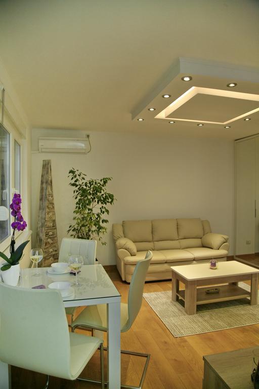 Apartment Queen'S Park Белград Екстериор снимка