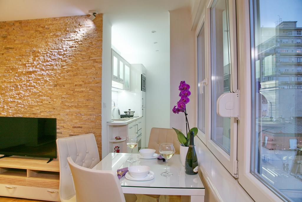 Apartment Queen'S Park Белград Екстериор снимка