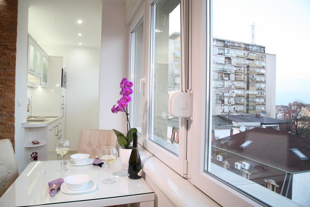 Apartment Queen'S Park Белград Екстериор снимка