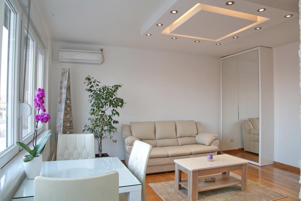 Apartment Queen'S Park Белград Екстериор снимка